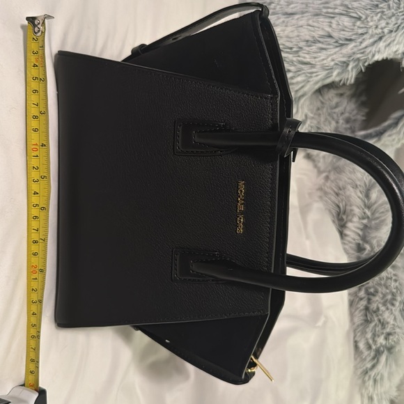 Michael Kors Avril Small Pebbled Leather Satchel - NWOT - black w/ gold - Picture 5 of 9